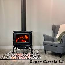 Pacific Energy Super Classic LE w/ black metallic door, legs & trivet
