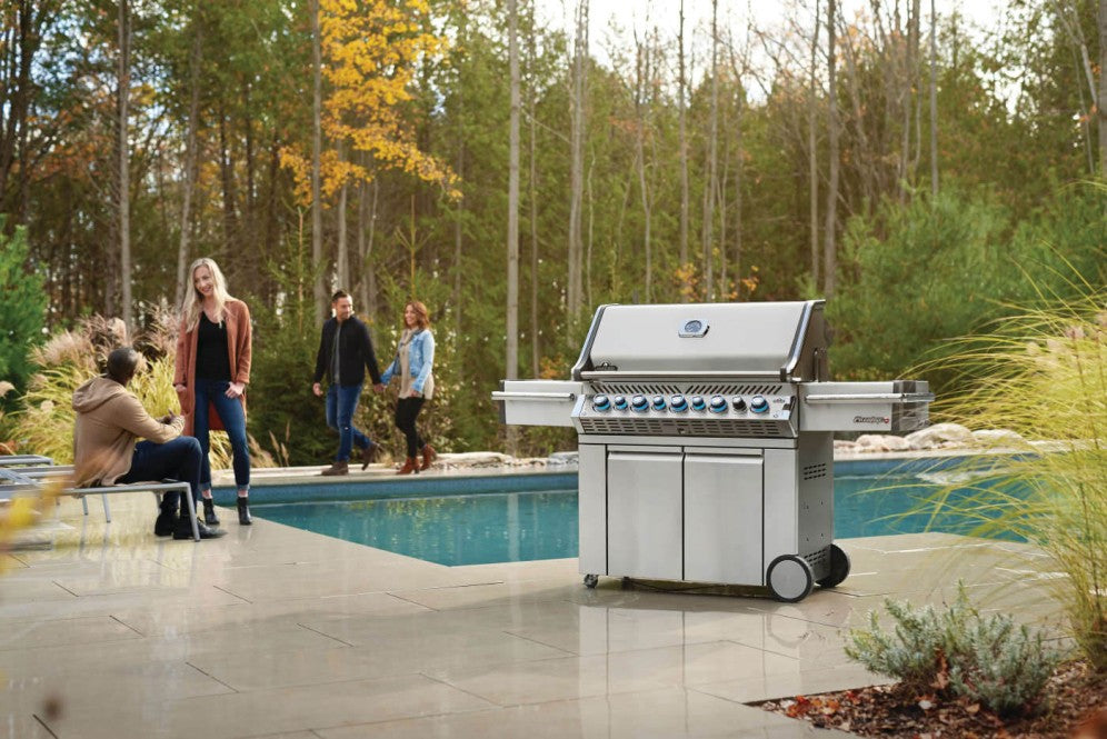 Grills & Barbeques