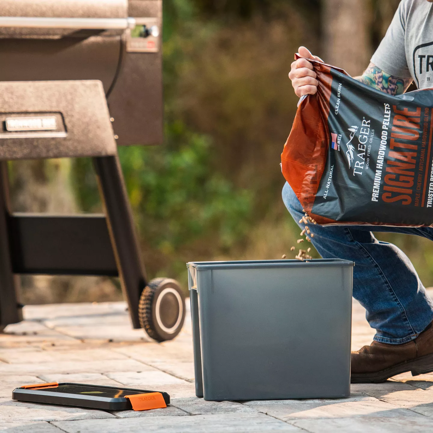 Traeger - StayDRY Pellet Bin & Lid - TR-BAC615