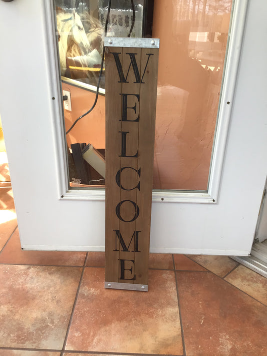 Decor - Wooden 'Welcome' Sign
